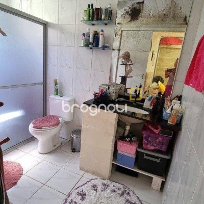 Apartamento com 77m², 2 quartos (sendo 1 suíte), 2 garagens, no bairro Santinho em Florianópolis