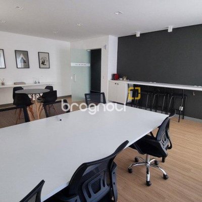 Apartamento com 81m², 2 quartos (sendo 1 suíte), 2 garagens, no bairro Saco dos Limões em Florianópolis