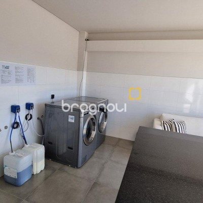 Apartamento com 81m², 2 quartos (sendo 1 suíte), 2 garagens, no bairro Saco dos Limões em Florianópolis