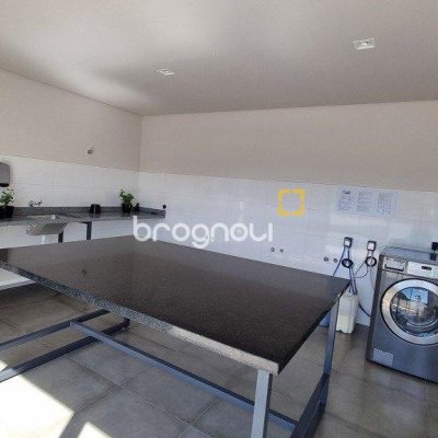 Apartamento com 81m², 2 quartos (sendo 1 suíte), 2 garagens, no bairro Saco dos Limões em Florianópolis