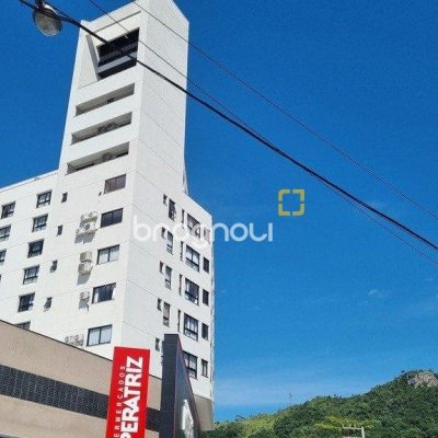Apartamento com 81m², 2 quartos (sendo 1 suíte), 2 garagens, no bairro Saco dos Limões em Florianópolis