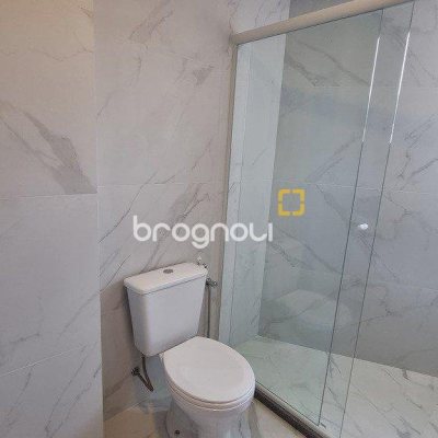 Apartamento com 81m², 2 quartos (sendo 1 suíte), 2 garagens, no bairro Saco dos Limões em Florianópolis