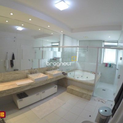 Casa de Condomínio com 393m², 4 quartos (sendo 4 suítes), 2 garagens, no bairro Santa Mônica em Florianópolis