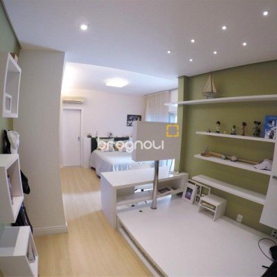 Casa de Condomínio com 393m², 4 quartos (sendo 4 suítes), 2 garagens, no bairro Santa Mônica em Florianópolis