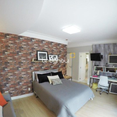 Casa de Condomínio com 393m², 4 quartos (sendo 4 suítes), 2 garagens, no bairro Santa Mônica em Florianópolis