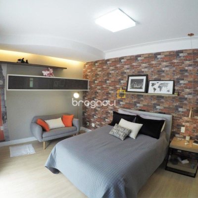 Casa de Condomínio com 393m², 4 quartos (sendo 4 suítes), 2 garagens, no bairro Santa Mônica em Florianópolis