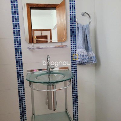 Casa com 200m², 3 quartos (sendo 1 suíte), 4 garagens, no bairro Barreiros em São José