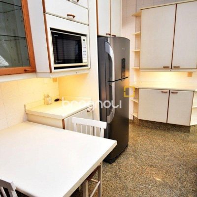 Apartamento com 143m², 4 quartos (sendo 1 suíte), 3 garagens, no bairro Balneário em Florianópolis