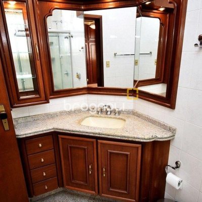 Apartamento com 143m², 4 quartos (sendo 1 suíte), 3 garagens, no bairro Balneário em Florianópolis