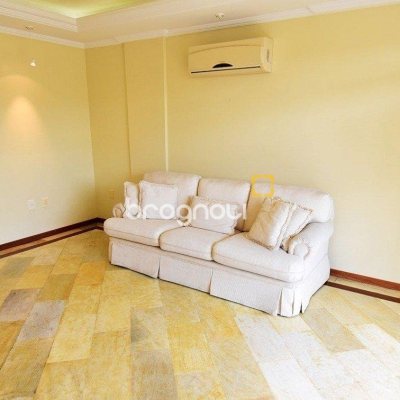 Apartamento com 143m², 4 quartos (sendo 1 suíte), 3 garagens, no bairro Balneário em Florianópolis