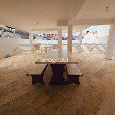 Apartamento com 143m², 4 quartos (sendo 1 suíte), 3 garagens, no bairro Balneário em Florianópolis