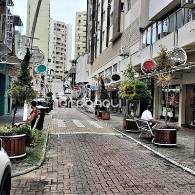 Apartamento com 99m², 3 quartos (sendo 1 suíte), no bairro Centro em Florianópolis