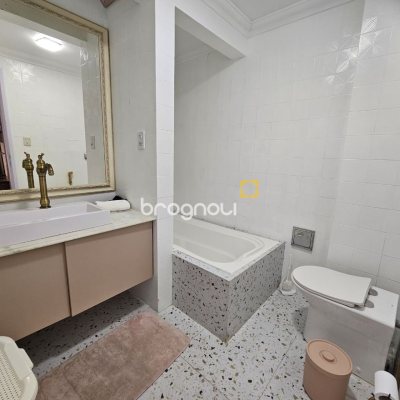 Apartamento com 99m², 3 quartos (sendo 1 suíte), no bairro Centro em Florianópolis