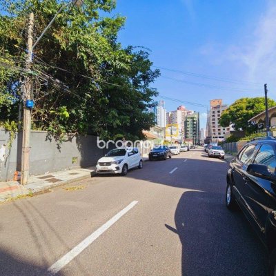 Casa com 270m², 2 quartos, no bairro Balneário em Florianópolis