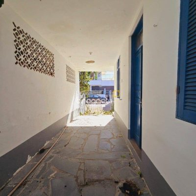 Casa com 270m², 4 quartos, 3 garagens, no bairro Balneário em Florianópolis