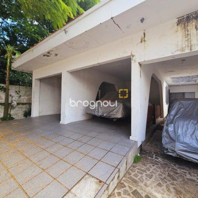 Casa com 270m², 4 quartos, 3 garagens, no bairro Balneário em Florianópolis