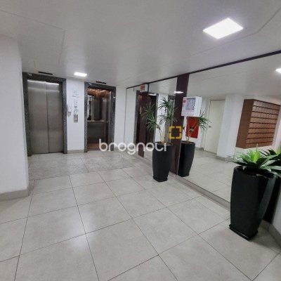 Sala com 32m², no bairro Centro em Florianópolis