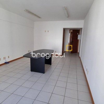 Sala com 32m², no bairro Centro em Florianópolis