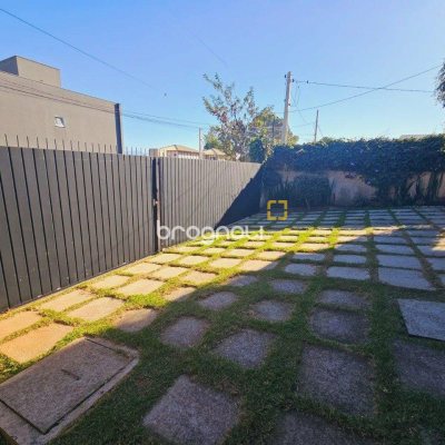 Casa com 209m², 4 quartos (sendo 1 suíte), 4 garagens, no bairro Campeche em Florianópolis
