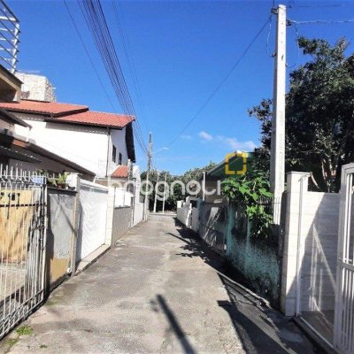 Casa com 68m², 3 quartos, 1 garagem, no bairro Ponte do Imaruim em Palhoça