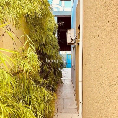 Casa com 165m², 3 quartos (sendo 3 suítes), 3 garagens, no bairro Estreito em Florianópolis