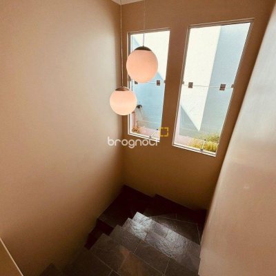 Casa com 165m², 3 quartos (sendo 3 suítes), 3 garagens, no bairro Estreito em Florianópolis