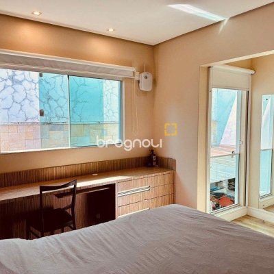 Casa com 165m², 3 quartos (sendo 3 suítes), 3 garagens, no bairro Estreito em Florianópolis
