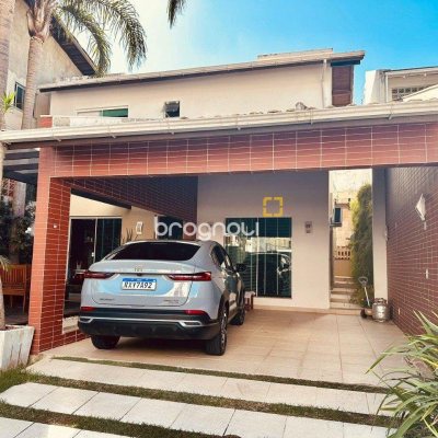 Casa com 165m², 3 quartos (sendo 3 suítes), 3 garagens, no bairro Estreito em Florianópolis
