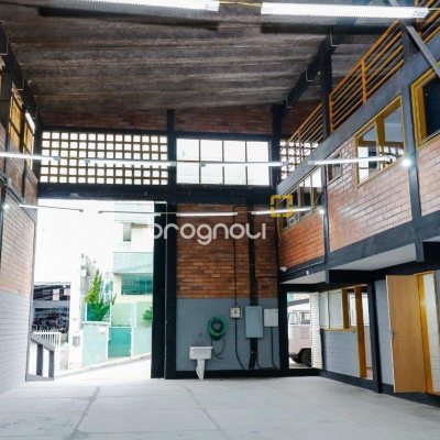 Galpão com 474m², 5 garagens, no bairro Serraria em São José