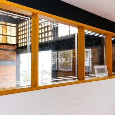 Galpão com 474m², 5 garagens, no bairro Serraria em São José