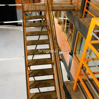 Galpão com 474m², 5 garagens, no bairro Serraria em São José
