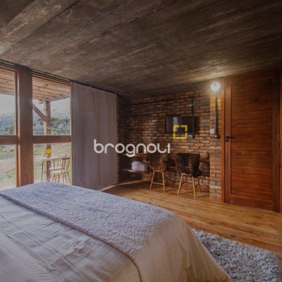 Sítio com 950m², 10 quartos (sendo 10 suítes), no bairro Mundo Novo em Urubici
