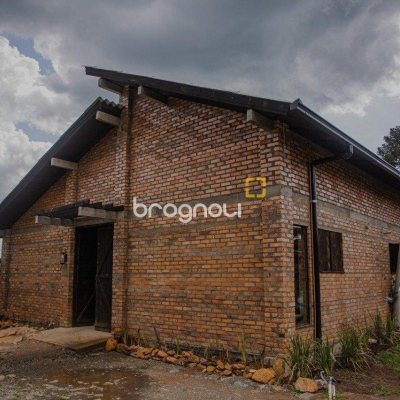 Sítio com 950m², 10 quartos (sendo 10 suítes), no bairro Mundo Novo em Urubici