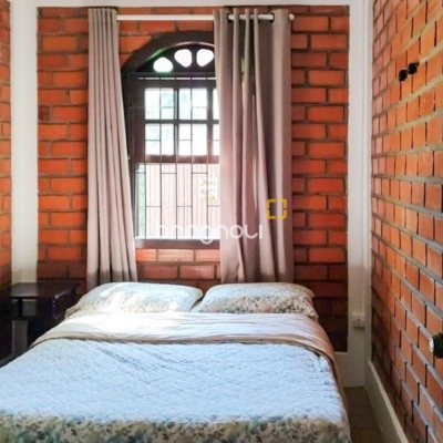 Casa com 200m², 5 quartos (sendo 1 suíte), 3 garagens, no bairro Lagoa da Conceição em Florianópolis