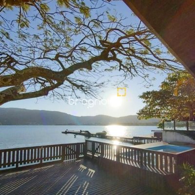 Casa com 200m², 5 quartos (sendo 1 suíte), 3 garagens, no bairro Lagoa da Conceição em Florianópolis
