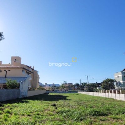 Terreno com 552m², no bairro Ingleses em Florianópolis