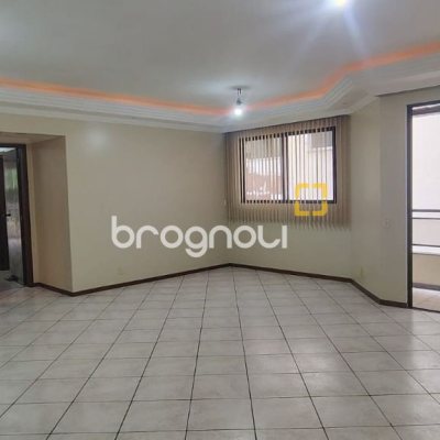 Apartamento com 134m², 3 quartos (sendo 1 suíte), 1 garagem, no bairro Agronômica em Florianópolis