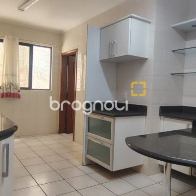 Apartamento com 134m², 3 quartos (sendo 1 suíte), 1 garagem, no bairro Agronômica em Florianópolis