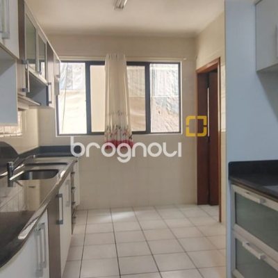 Apartamento com 134m², 3 quartos (sendo 1 suíte), 1 garagem, no bairro Agronômica em Florianópolis