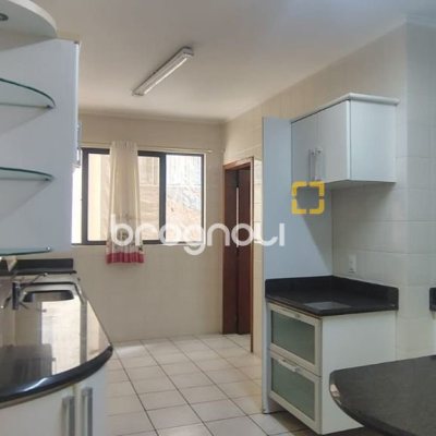 Apartamento com 134m², 3 quartos (sendo 1 suíte), 1 garagem, no bairro Agronômica em Florianópolis