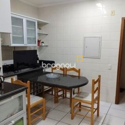 Apartamento com 134m², 3 quartos (sendo 1 suíte), 1 garagem, no bairro Agronômica em Florianópolis