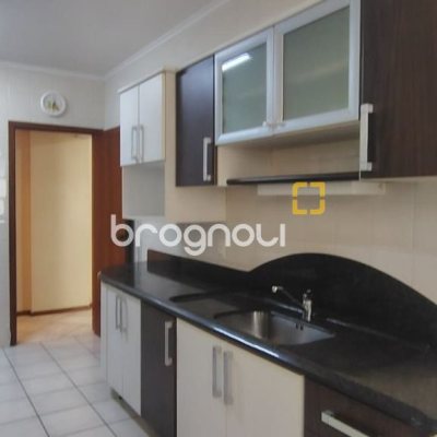 Apartamento com 134m², 3 quartos (sendo 1 suíte), 1 garagem, no bairro Agronômica em Florianópolis