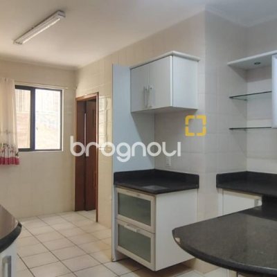 Apartamento com 134m², 3 quartos (sendo 1 suíte), 1 garagem, no bairro Agronômica em Florianópolis