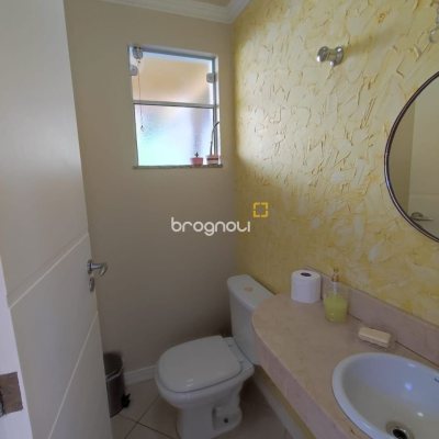 Casa com 281m², 4 quartos (sendo 2 suítes), 5 garagens, no bairro Morro da Cruz em Florianópolis
