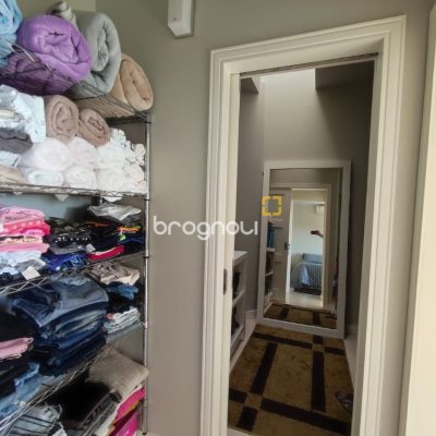 Casa com 281m², 4 quartos (sendo 2 suítes), 5 garagens, no bairro Morro da Cruz em Florianópolis