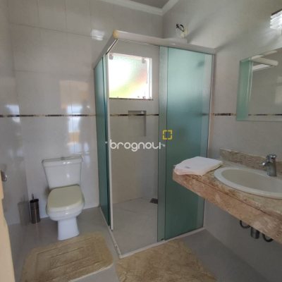 Casa com 281m², 4 quartos (sendo 2 suítes), 5 garagens, no bairro Morro da Cruz em Florianópolis