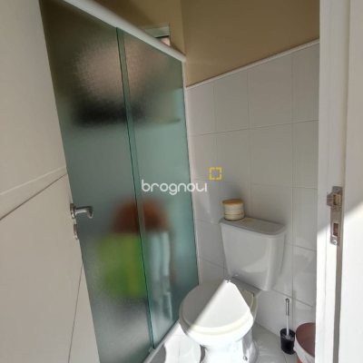 Casa com 281m², 4 quartos (sendo 2 suítes), 5 garagens, no bairro Morro da Cruz em Florianópolis