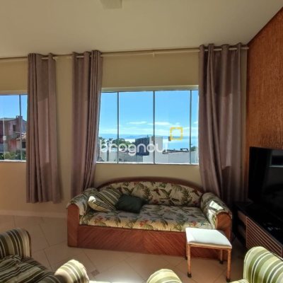 Casa com 281m², 4 quartos (sendo 2 suítes), 5 garagens, no bairro Morro da Cruz em Florianópolis