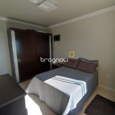 Casa com 281m², 4 quartos (sendo 2 suítes), 5 garagens, no bairro Morro da Cruz em Florianópolis
