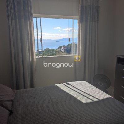 Casa com 281m², 4 quartos (sendo 2 suítes), 5 garagens, no bairro Morro da Cruz em Florianópolis